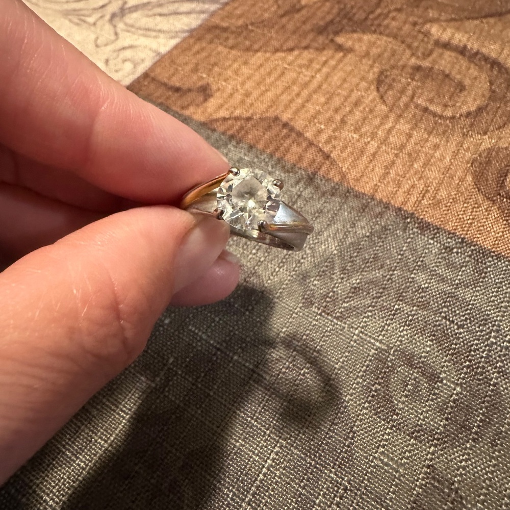 Round Cut Cubic Zirconia Solitaire Ring sz 7 - Picture 2 of 4
